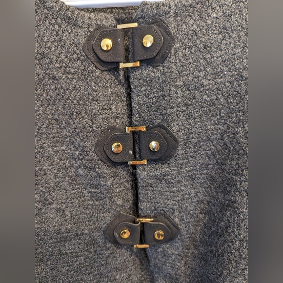 💙 CYNTHIA ROWLEY 💙 Cardigan with Gold Buckles - Picture 2 of 7